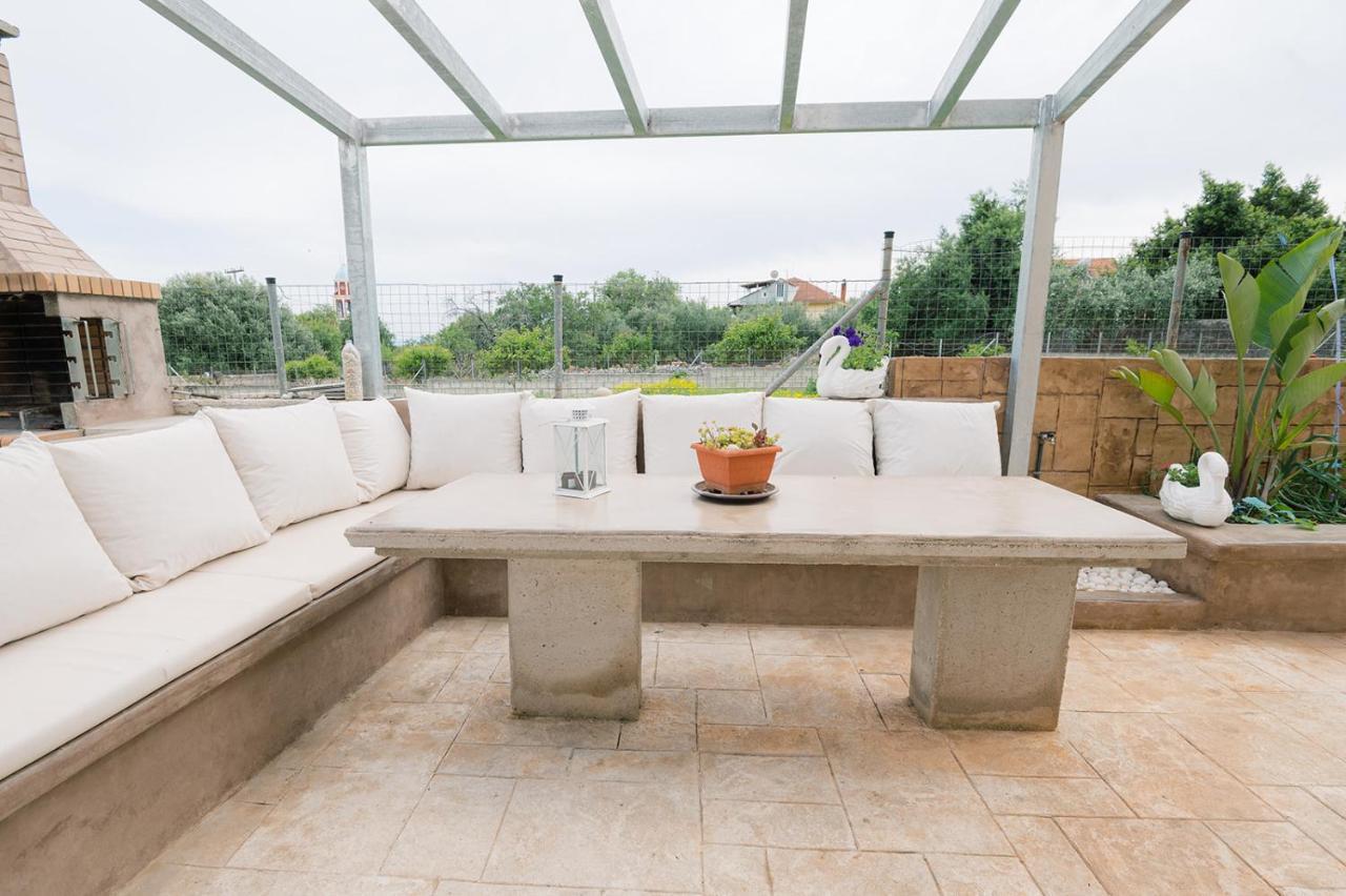Mandi'S Apartments Karavádhos Екстериор снимка